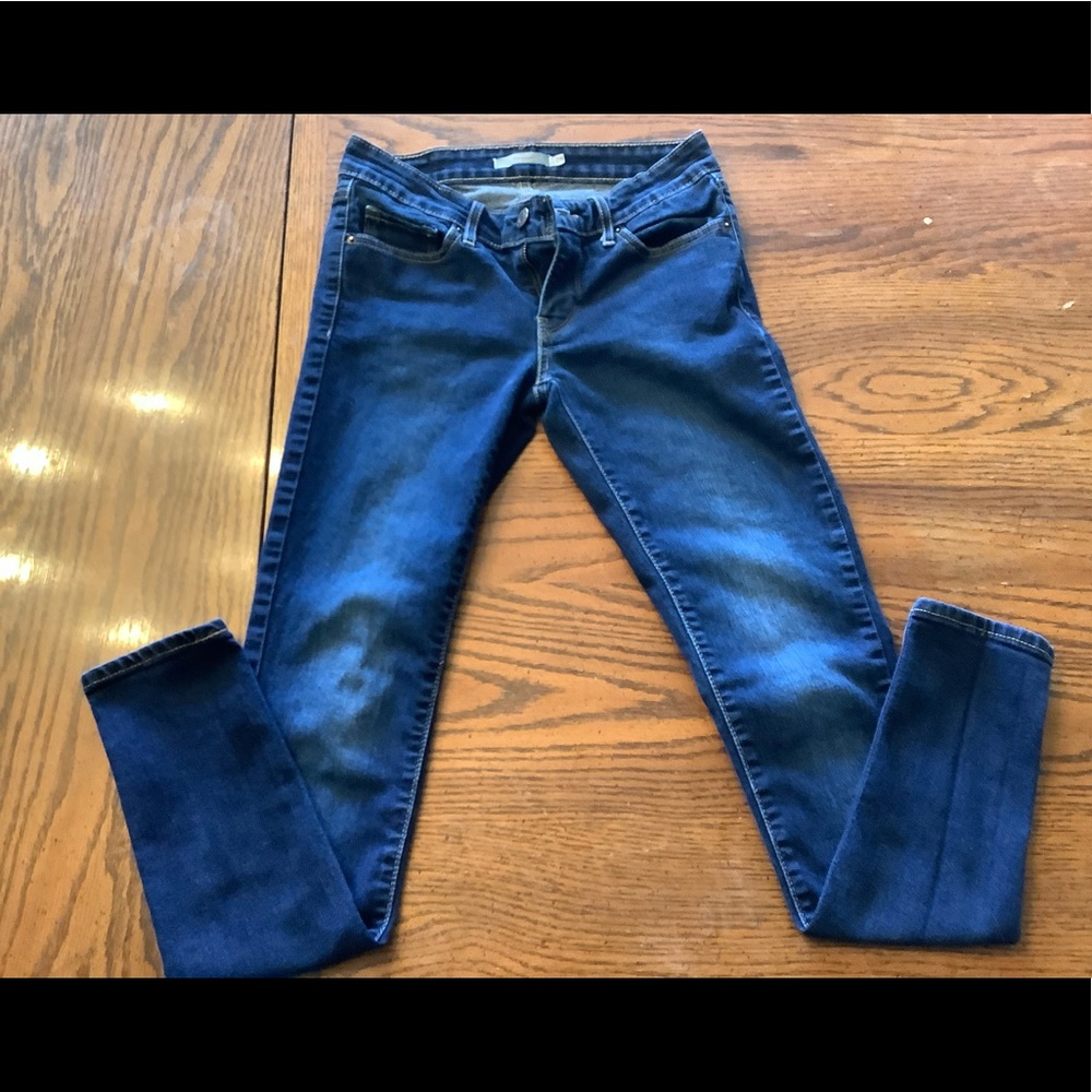 EUC Levi 711 skinny jeans